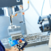 CNC-Bohrmaschine im Einsatz mit großer Werkstückbearbeitung