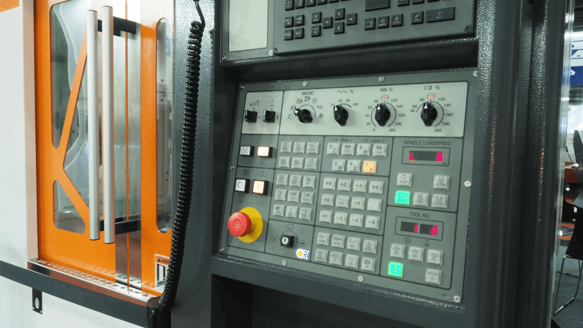 Leerlaufzeiten bei CNC-Maschinen reduzieren: Die schockierende Wahrheit über 372 verlorene Produktionsstunden