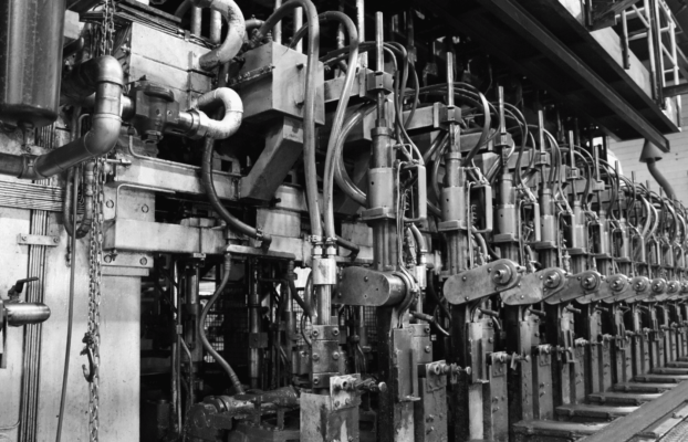 Maschinenstillstand reduzieren in der Fertigung: Die häufigsten Ursachen und wie Produktionsleiter sie beseitigen