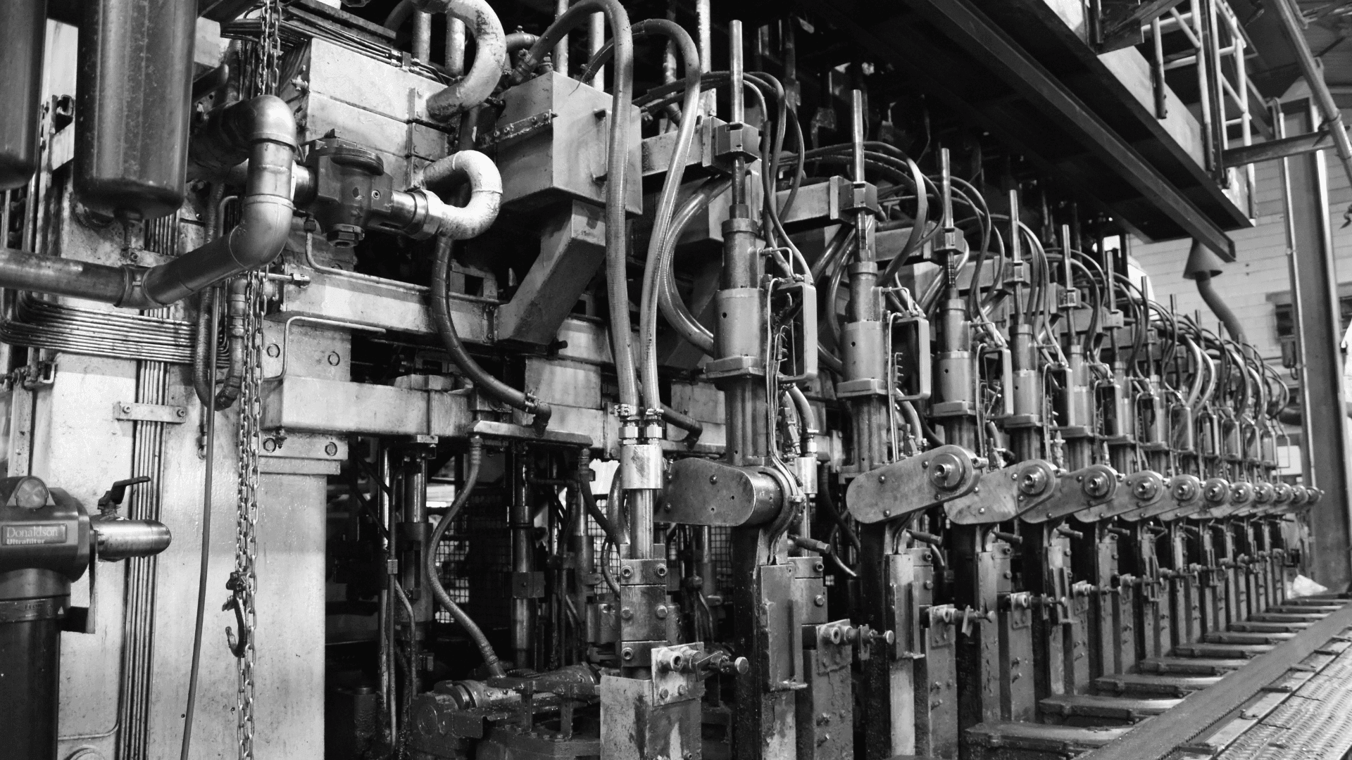 Maschinenstillstand reduzieren in der Fertigung: Die häufigsten Ursachen und wie Produktionsleiter sie beseitigen