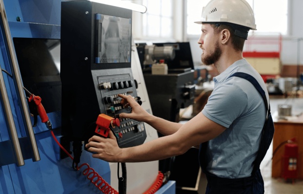 Maschinenauslastung richtig messen: Die unbequeme Wahrheit über verlorene Produktion