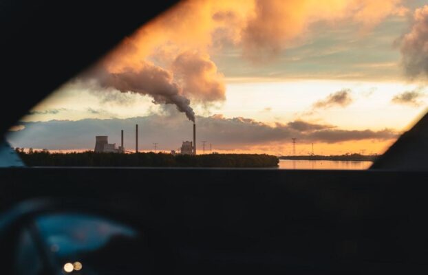 Homepage_de 54 CO₂ Bilanz in der Produktion reduzieren: Wie Hersteller versteckte Energieverschwendung stoppen