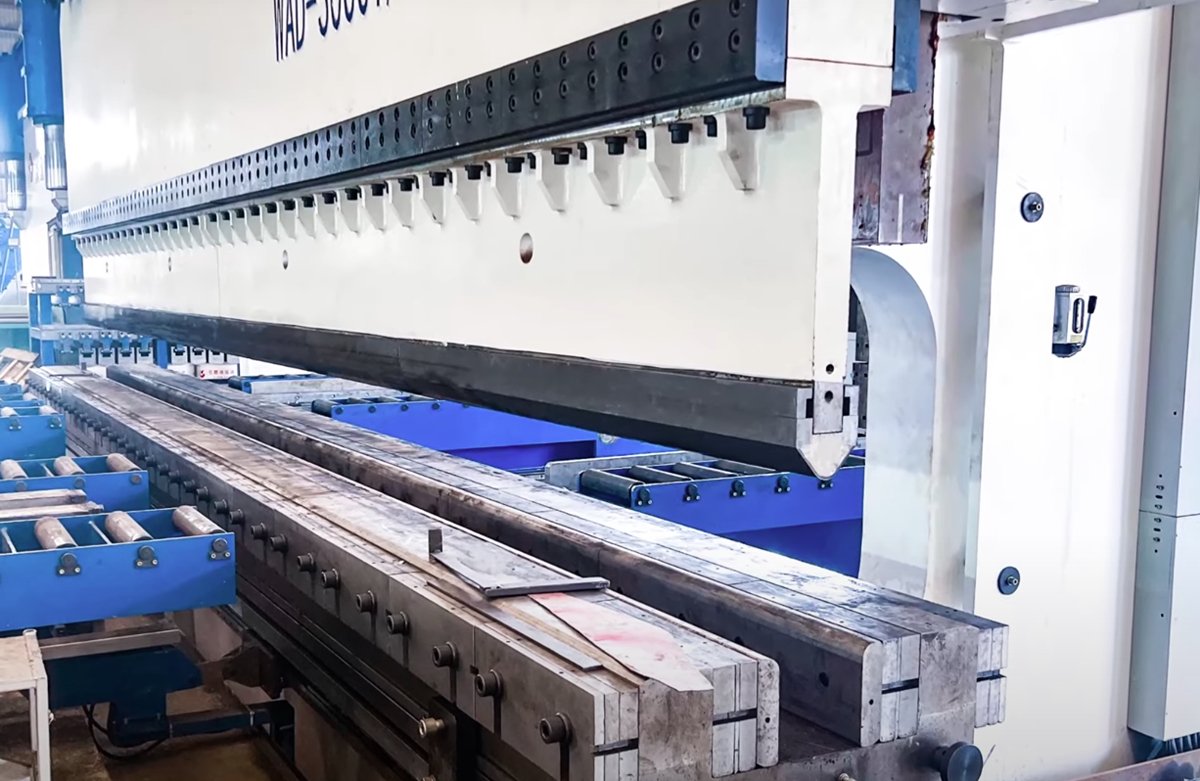 Press Brake Monitoring Case Study: 36 Machines Abkantpressen-Monitoring